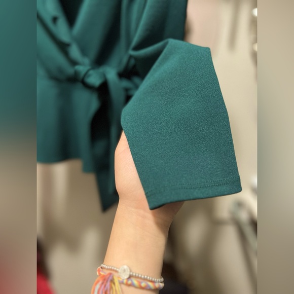 Beautiful Green Blouse, western style- long sleeve - Picture 2 of 2